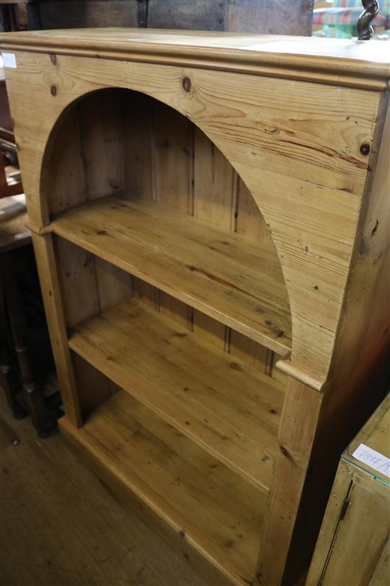 Pine open bookcase with arched front